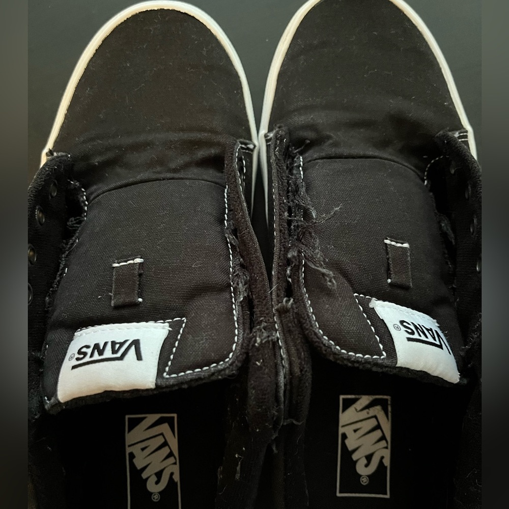 Vans - Picture 6 of 9